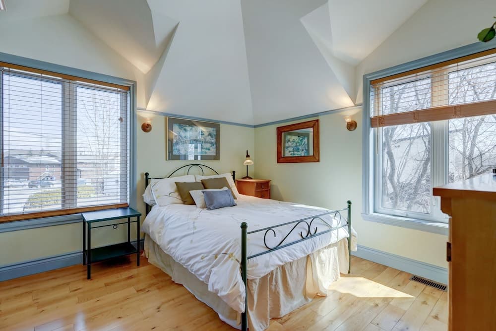 Chalet Chaleureux Sur Le Bord De L'eau Naviguable