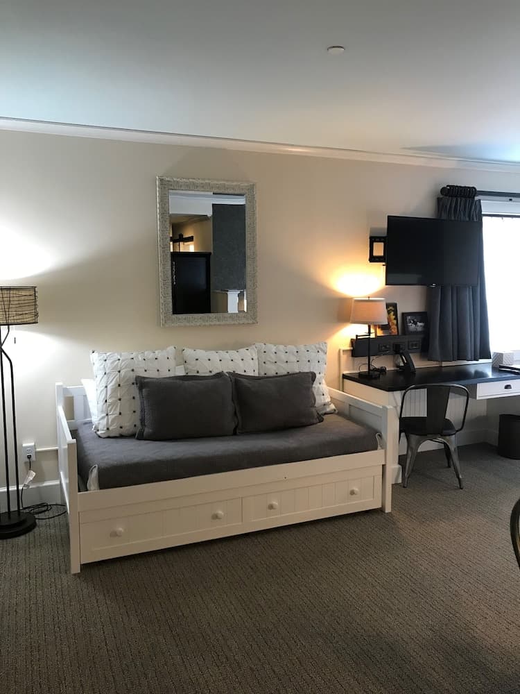 Village Hotel on Biltmore Estate