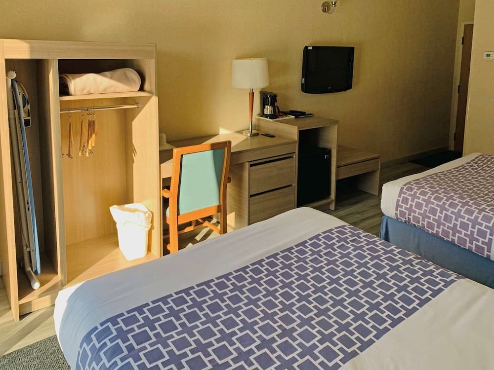 Econo Lodge Airport