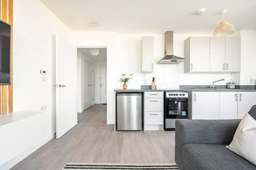 2 Bed Penthouse - Balcony - Smoking - Parking