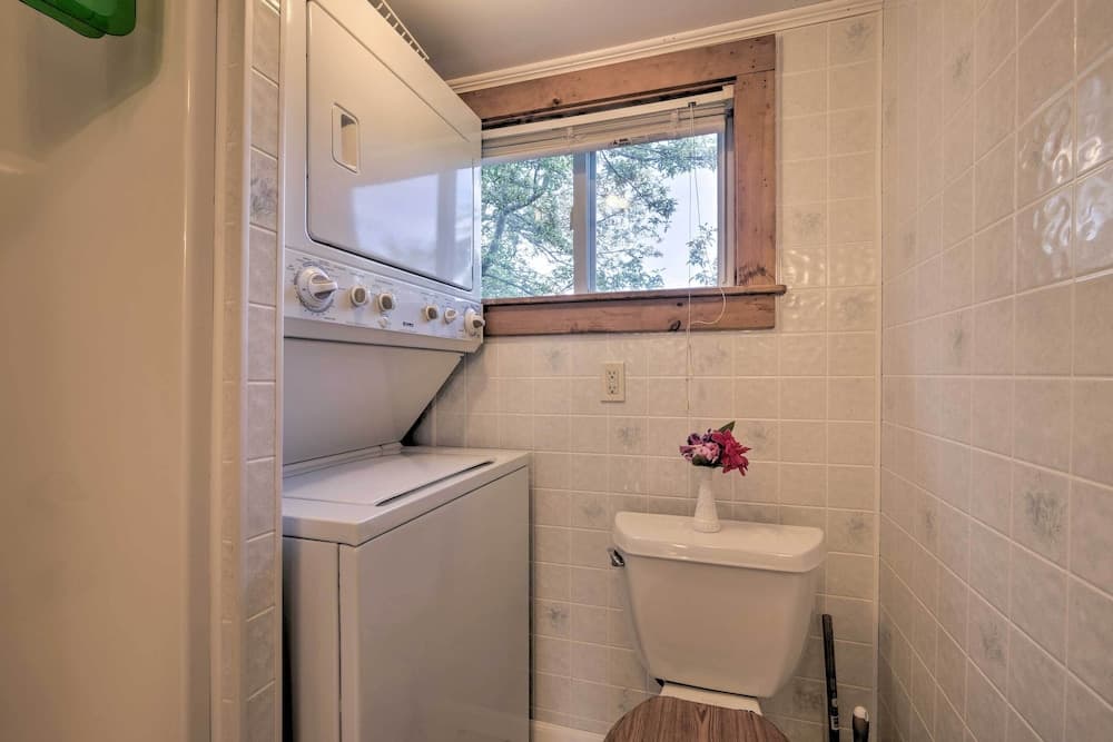 Waterfront Cottage - 17 Mi to Acadia Ntnl Pk!