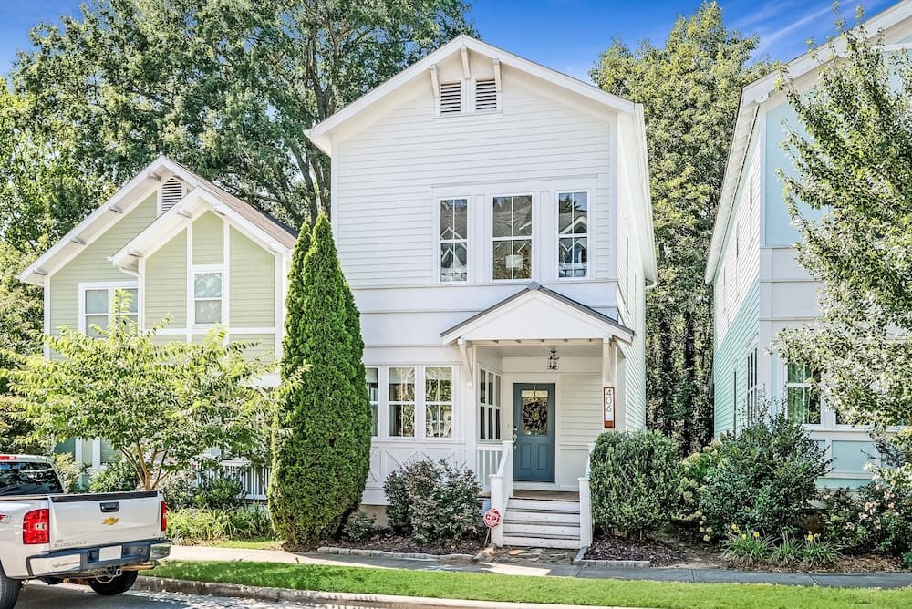 Boho Retreat Steps From Downtown Porch Parking