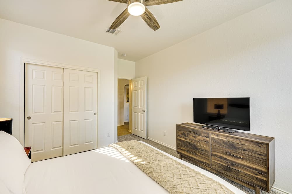 5 Mi to Randolph Afb: Spacious Cibolo Haven!