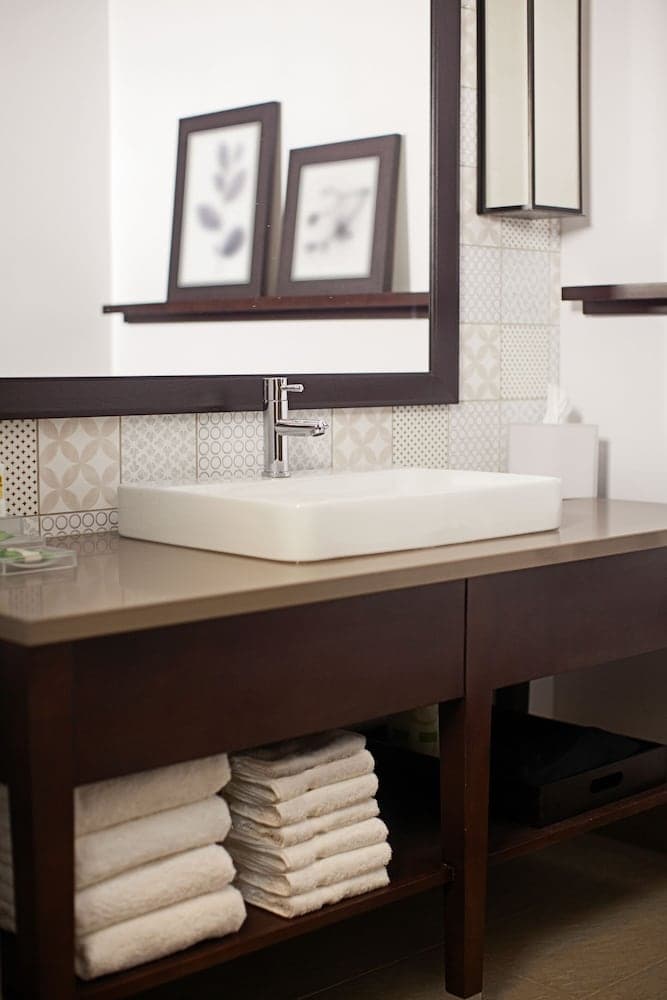 Country Inn & Suites by Radisson, Madison Southwest, WI