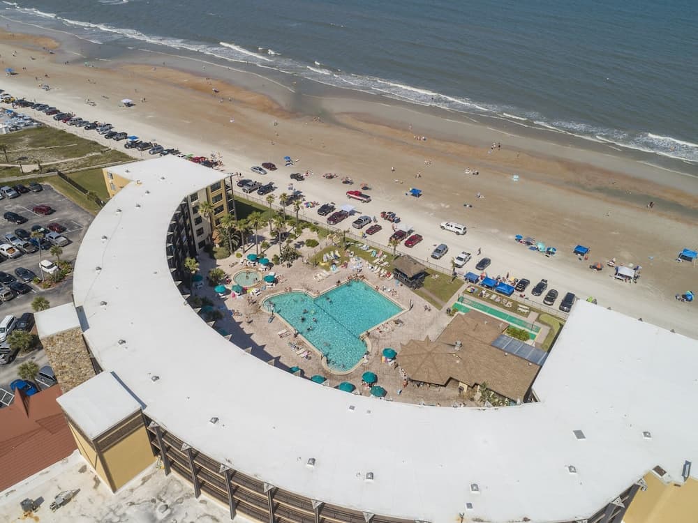 Hawaiian Inn 238 by Distinctive Beach Rentals