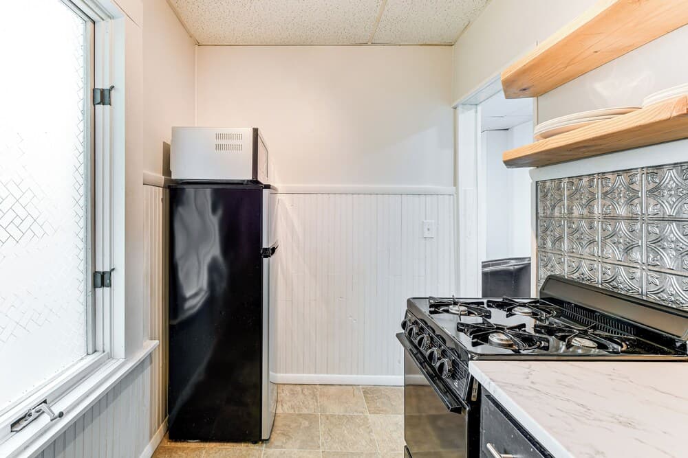 13 Mi to Buffalo: Cozy Apartment in Depew!