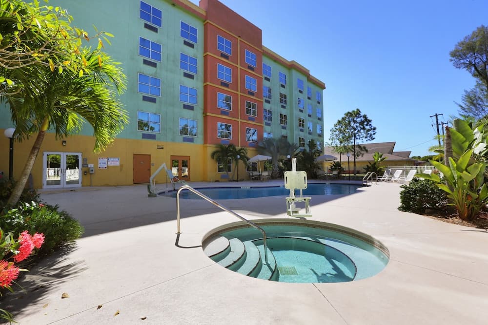 Allure Suites