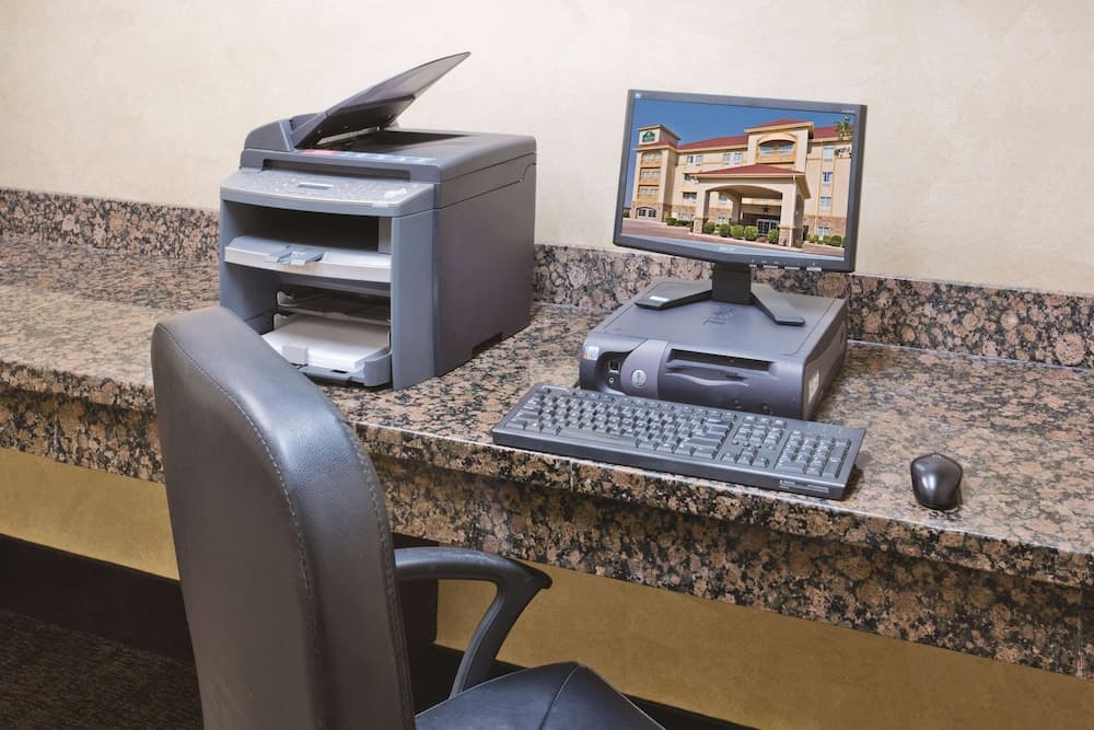 La Quinta Inn and Suites by Wyndham Schertz-San Antonio-Selma