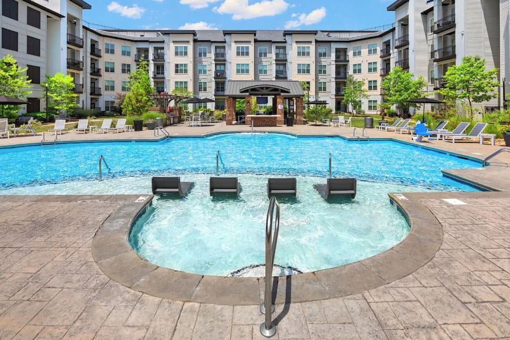 Landing Charlotte Apartments
