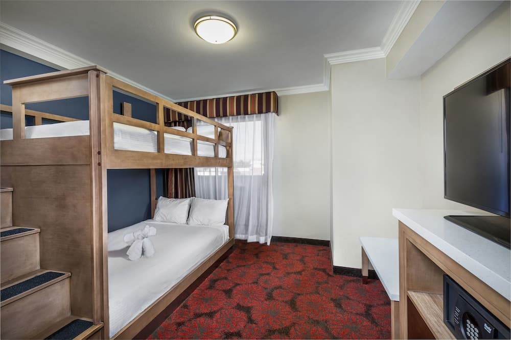 Desert Palms Hotel & Suites