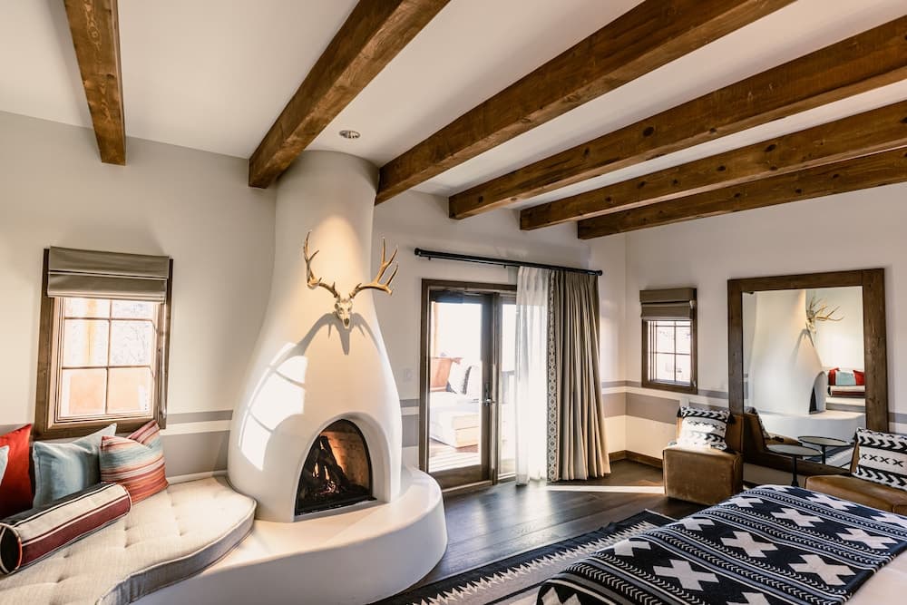 Bishop's Lodge, Auberge Collection