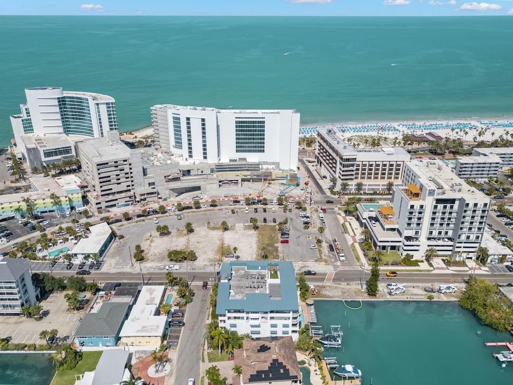 Sun West Palms 301