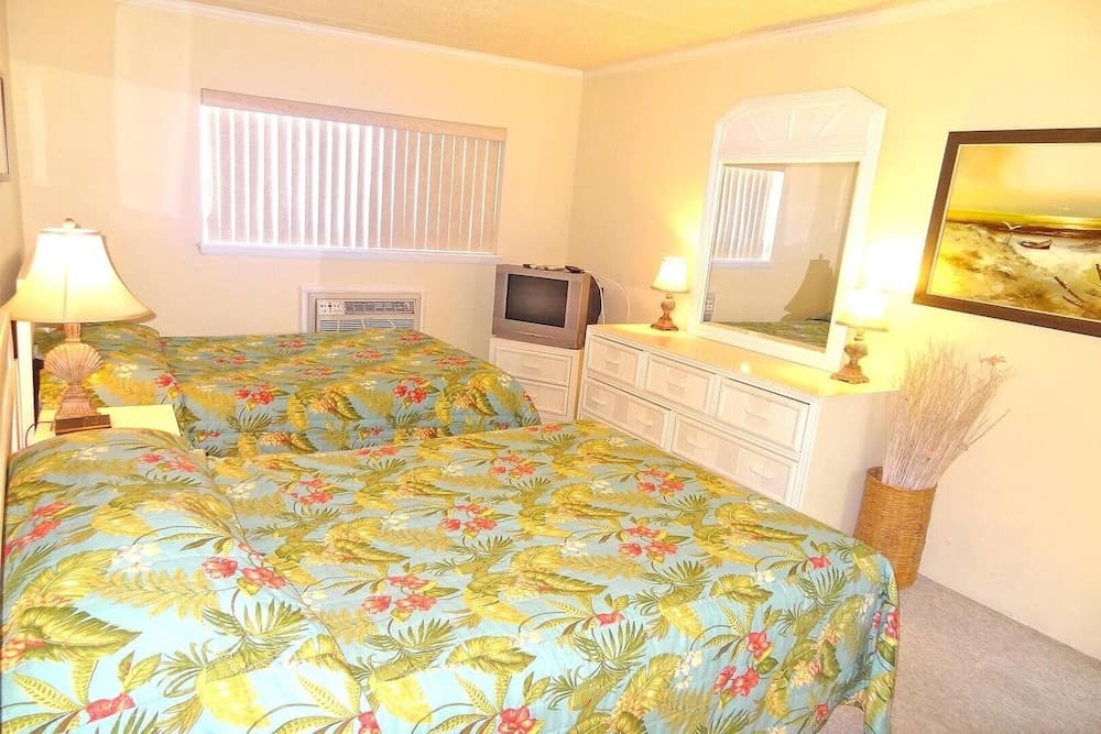 Barefoot Country 304 1 Bedroom Condo by RedAwning