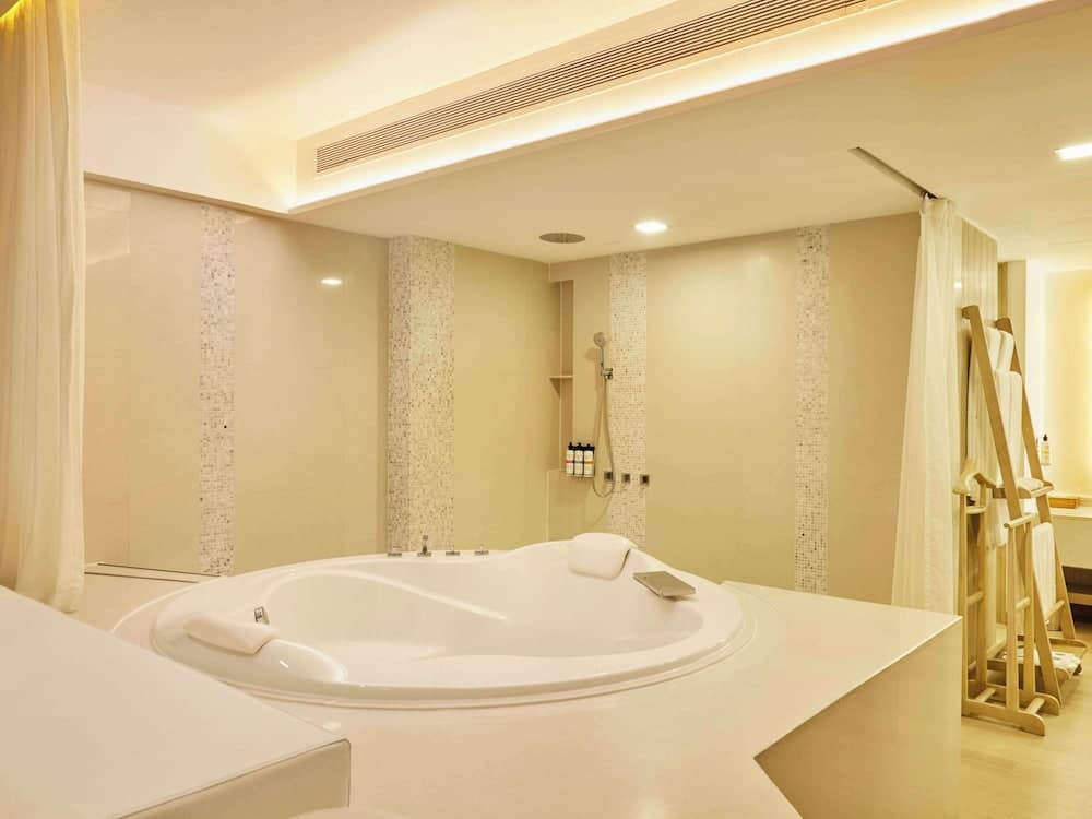 Pullman Pattaya Hotel G