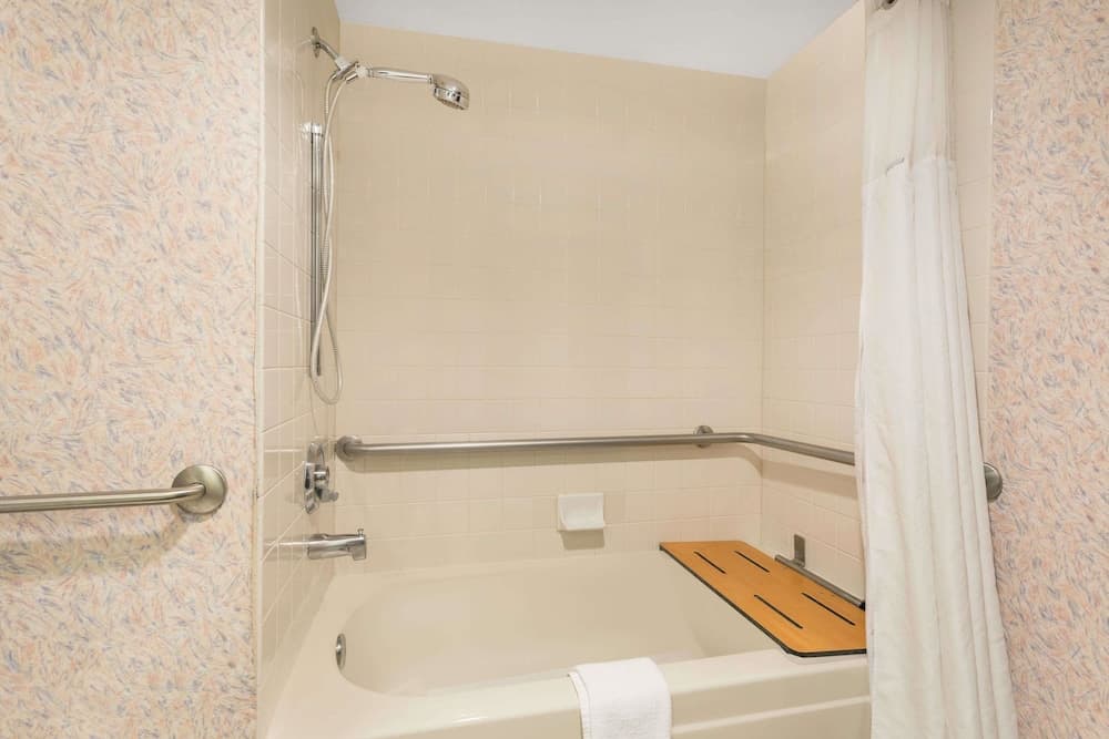 Ramada by Wyndham Kent Seattle Area