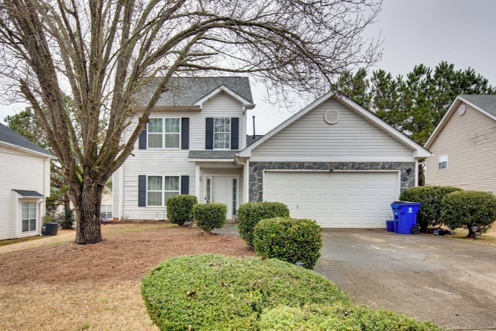 Lovely Atlanta Home w/ Yard Near Cedar Grove Lake