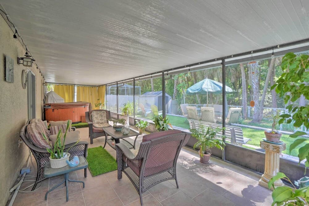 Tampa Home w/ Hot Tub ~ 15 Mi to Downtown!