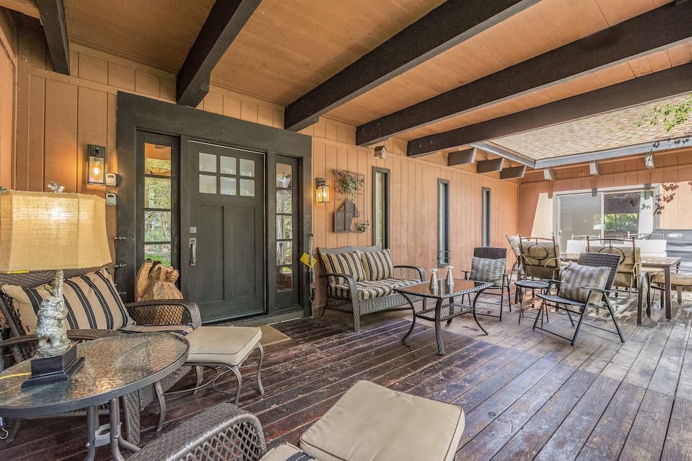 Tahoe City Cabin for 10 Walk to Beach by Sierra Getaways
