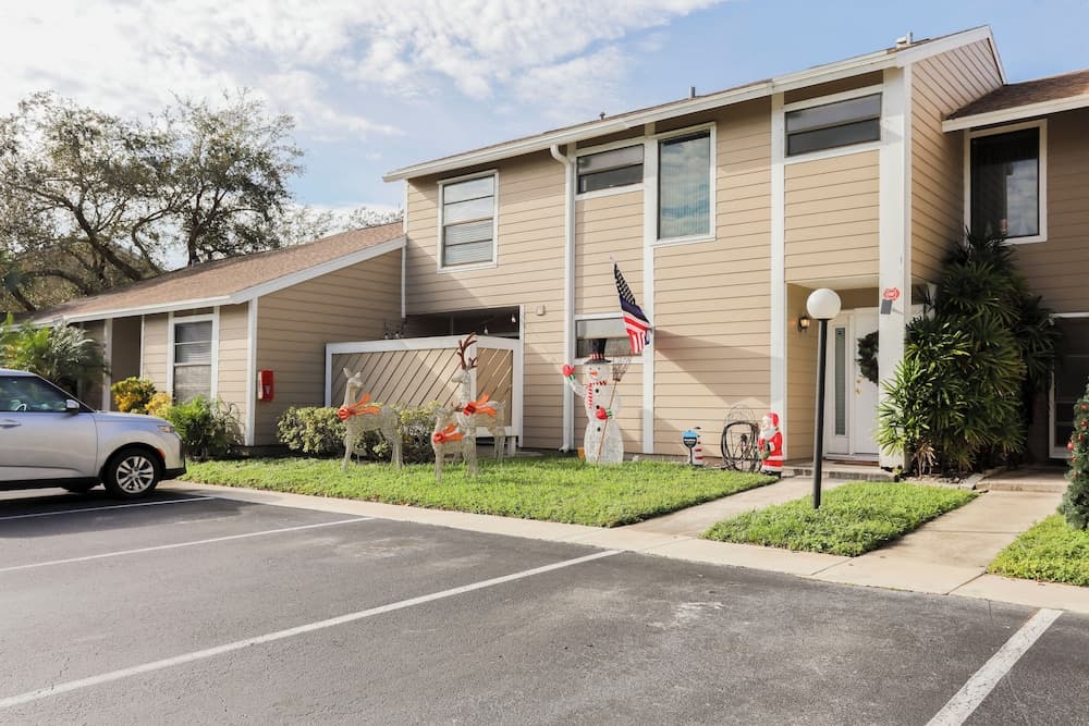 5 Mi to Beach: Jupiter Townhome w/ Pool Access
