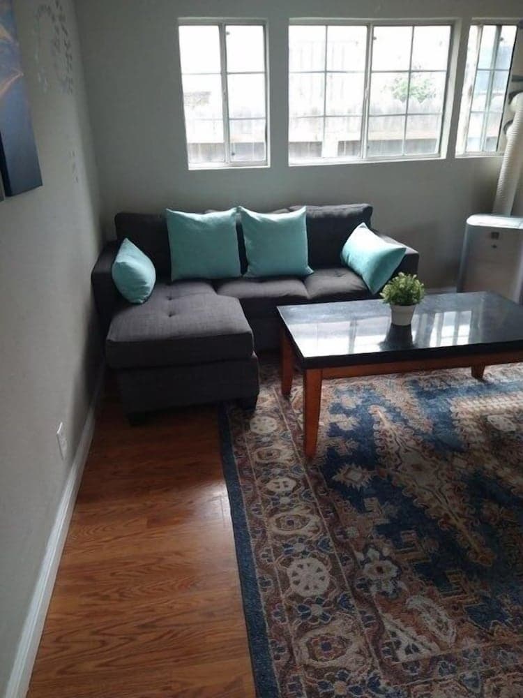 Cozy 2bd House, Minutes From Fb And Stanford Univ! 2 Bedroom Home by RedAwning