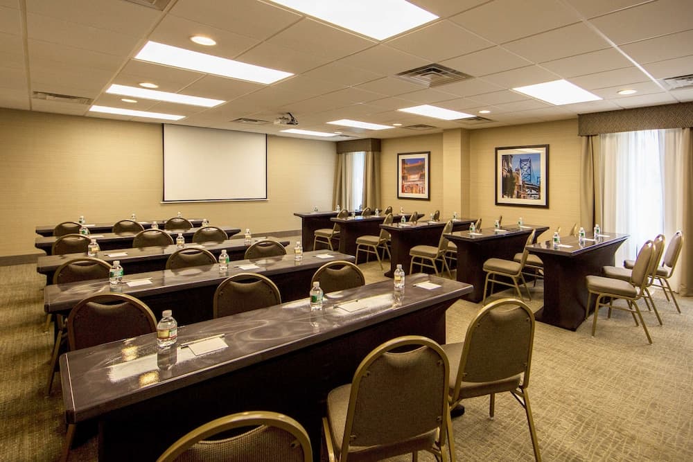 Hampton Inn Philadelphia-International Airport