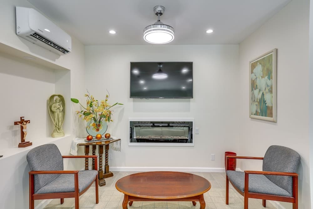 Cozy Escondido Escape Near Hiking & Downtown!