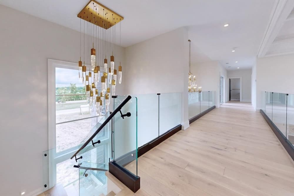 Lucky Mansion Luxury Villa in Fort Erie
