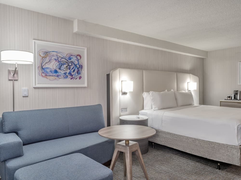 Crowne Plaza Indianapolis-Airport by IHG