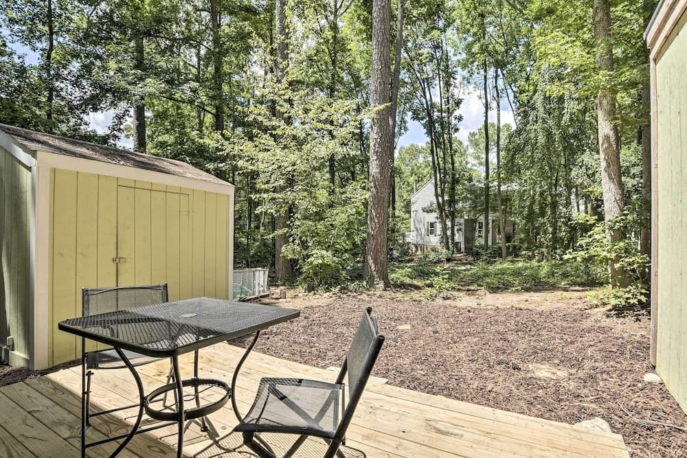 Walk to Dtwn & Breweries: Townhome in Cary!