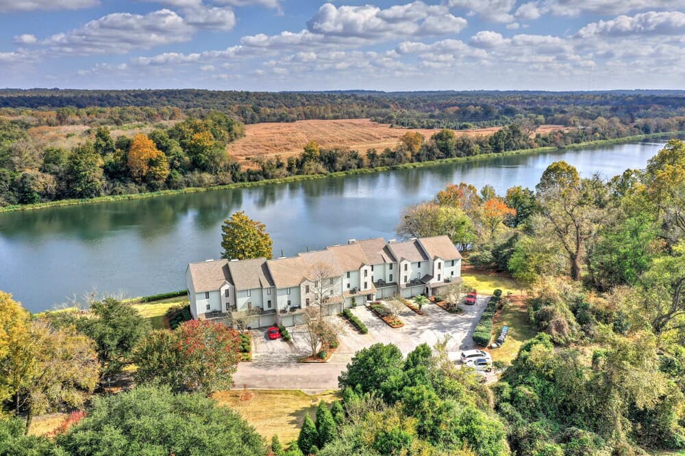 Beautiful 3BR Townhouse
