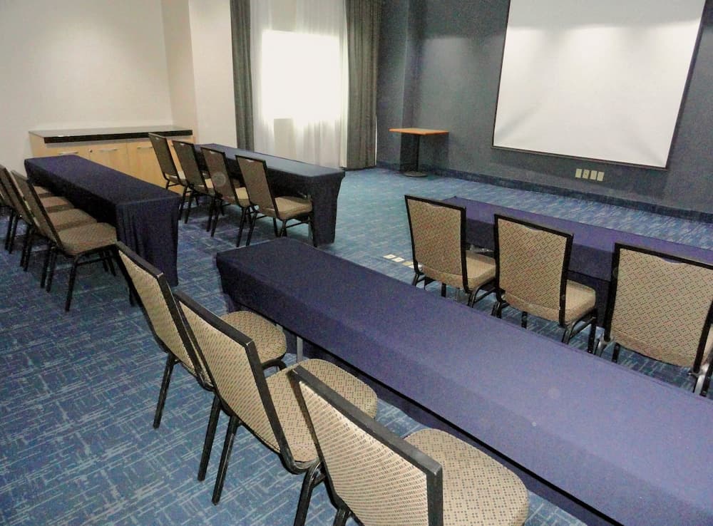 Holiday Inn Express Hotel & Suites Toluca Zona Aeropuerto by IHG