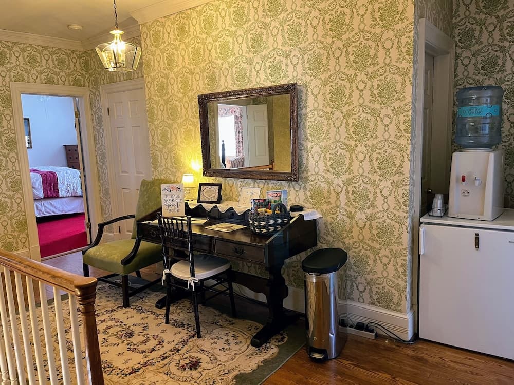 The Virginia Cliffe Inn