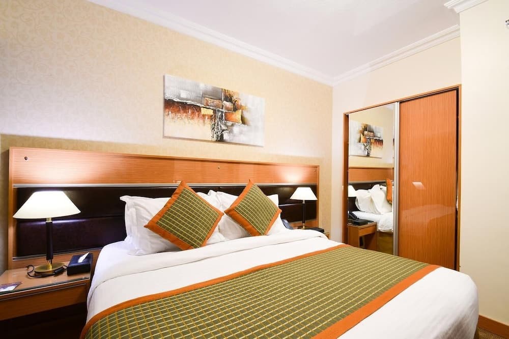GOLDEN TULIP AL SHAKREEN
