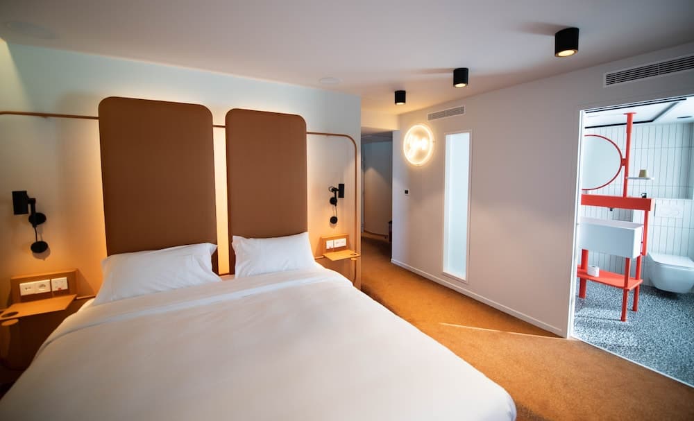 hotel room