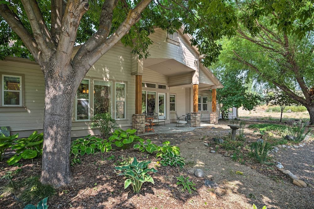 Luxe Boise Home w/ Patio: Golf, Hike, Explore