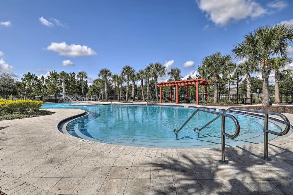 33 Mi to Busch Gardens: Ruskin Home w/ Pool Access