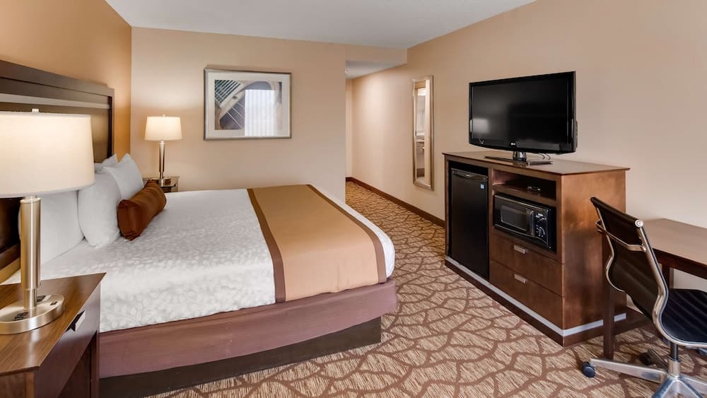 Best Western Plus Belle Meade Inn & Suites