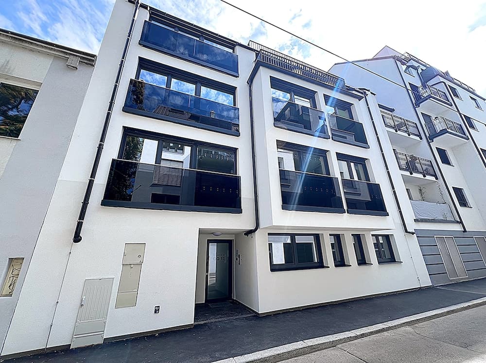 Apartments next to Public Transport GG13
