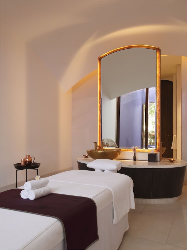 The Roseate New Delhi