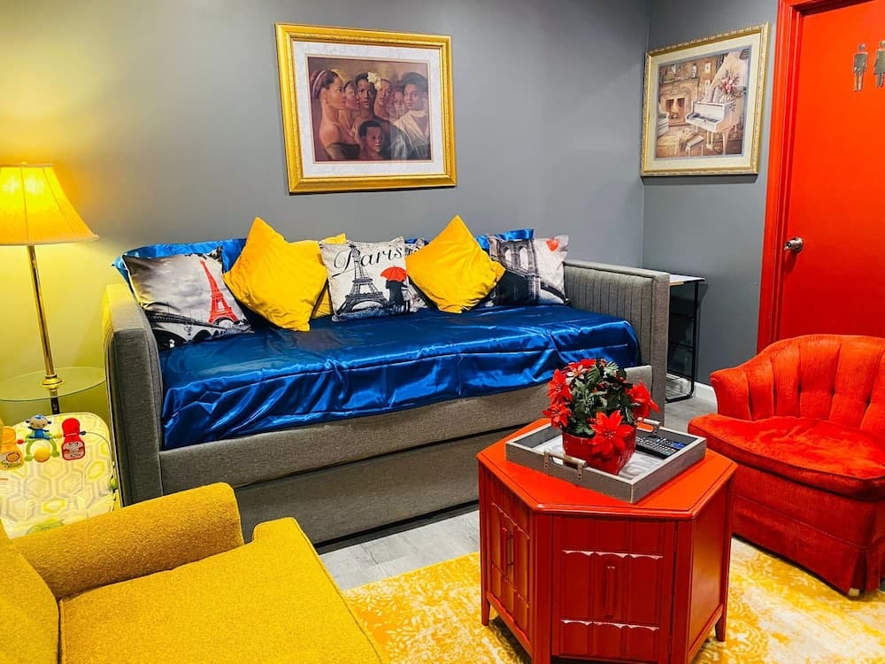 lounge