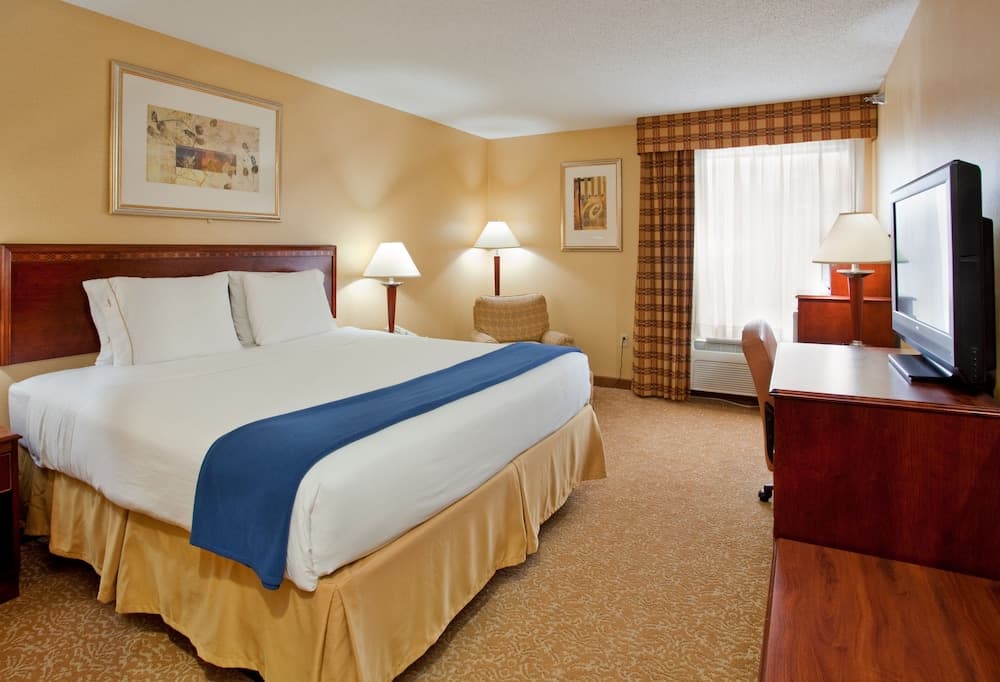 Holiday Inn Express & Suites St. Louis West - Fenton by IHG