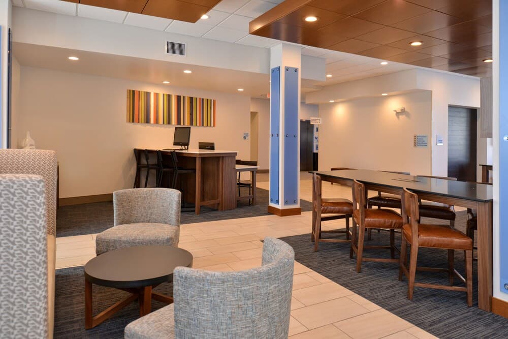 Holiday Inn Express & Suites Southgate - Detroit Area by IHG