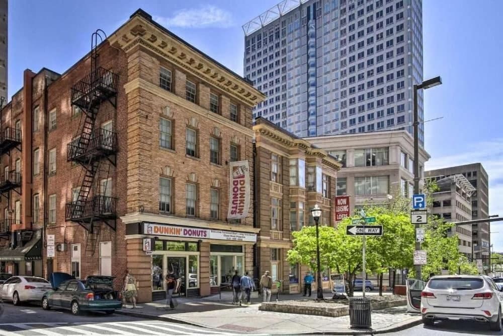 Convention Center corporate apartments