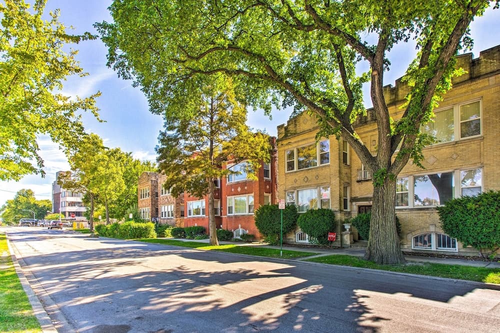Historic Oak Park Apartment ~ 8 Mi to Downtown