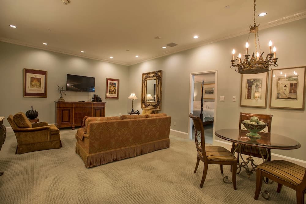 Bienville House