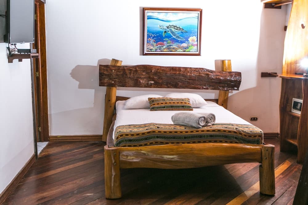 Hotel La Isla Inn