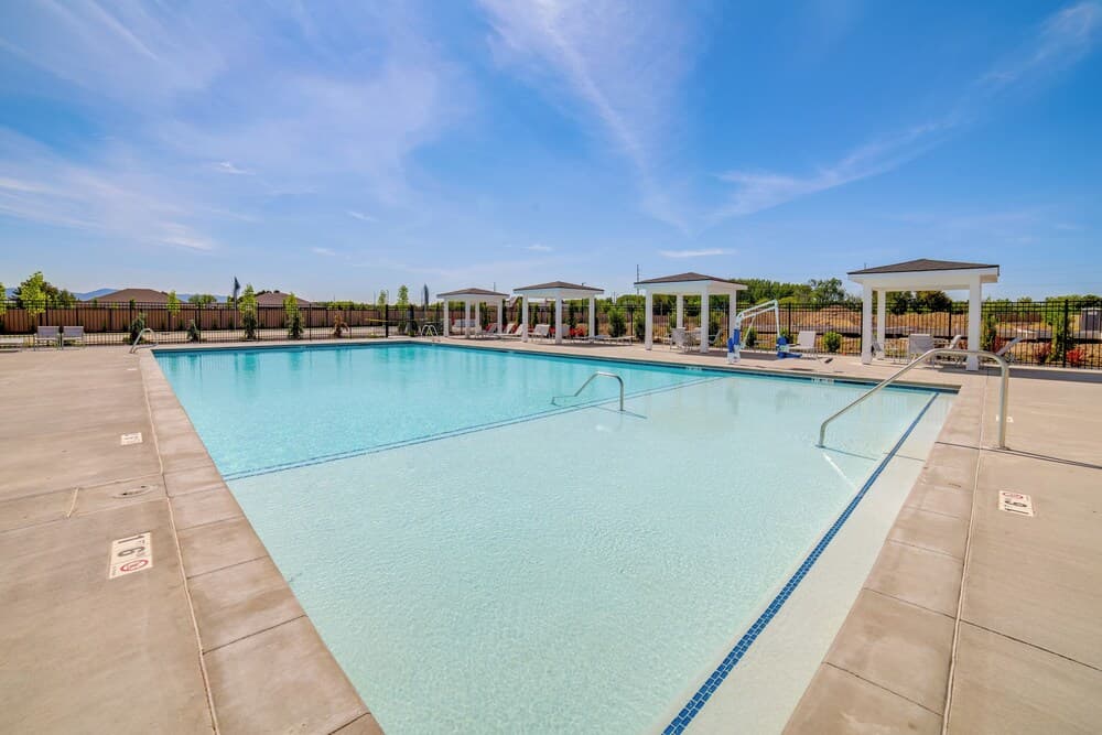 Pool, Park & Peace: 'skyview Landing' in Eagle!