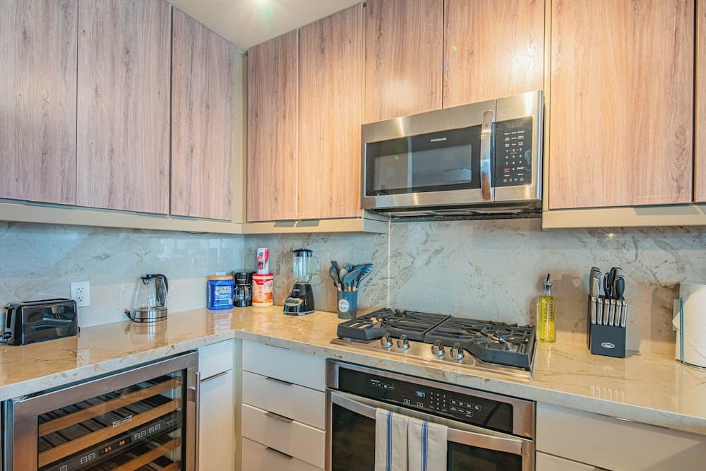 ROVE LIVING/KL - 44 Monroe