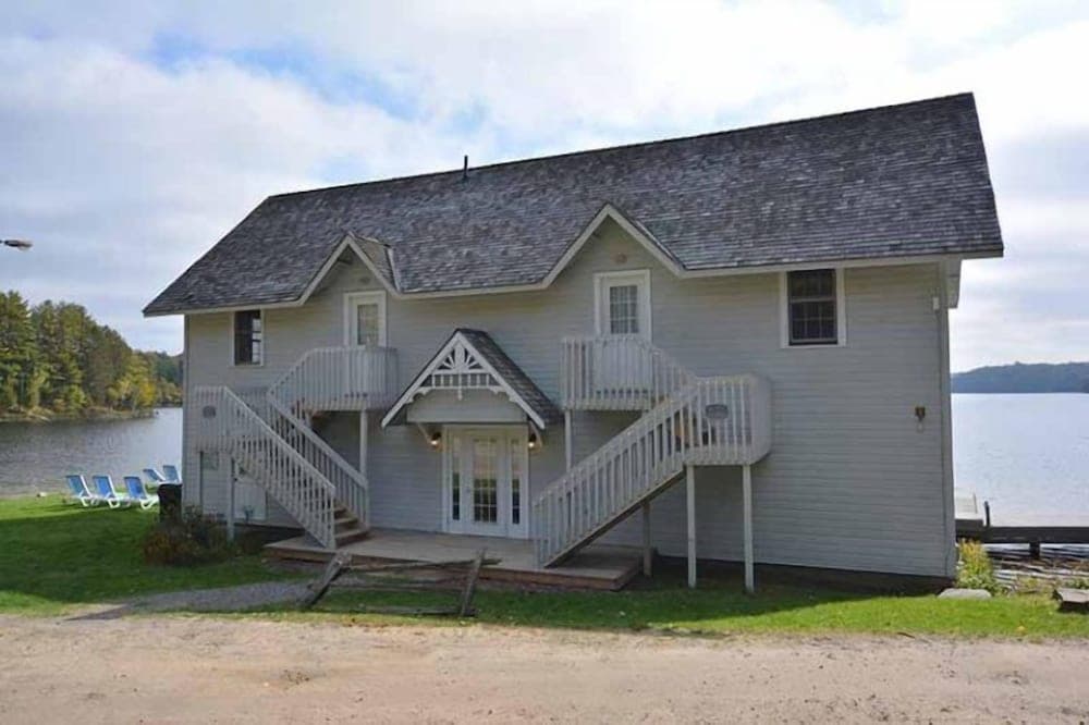 Port Cunnington Lodge