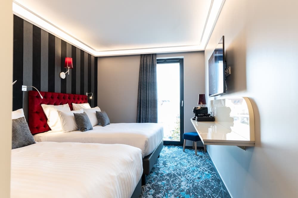 Hotel Dali Val d'Europe, Tapestry Collection by Hilton